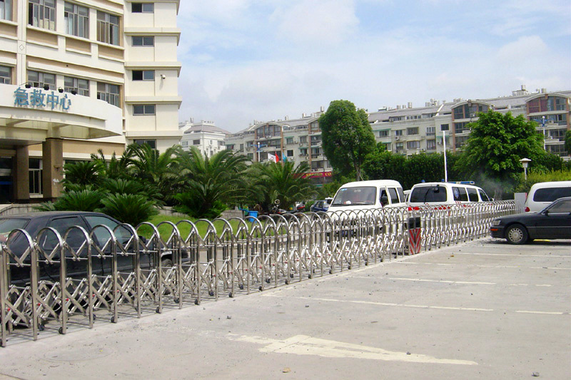 理想電動(dòng)門維修，杭州伸縮門維修