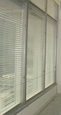 2009年12月，沈陽愛爾眼視光醫院辦公樓橫百葉工程