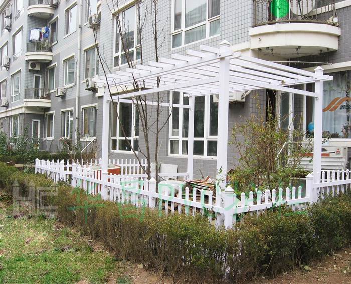 大連華昌pvc防護欄網攀登架