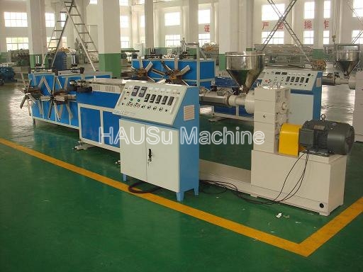 管材設(shè)備-PVC PE單壁塑料管材擠出生產(chǎn)線