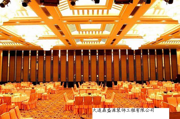 大連酒店多功能廳用活動隔斷設計安裝