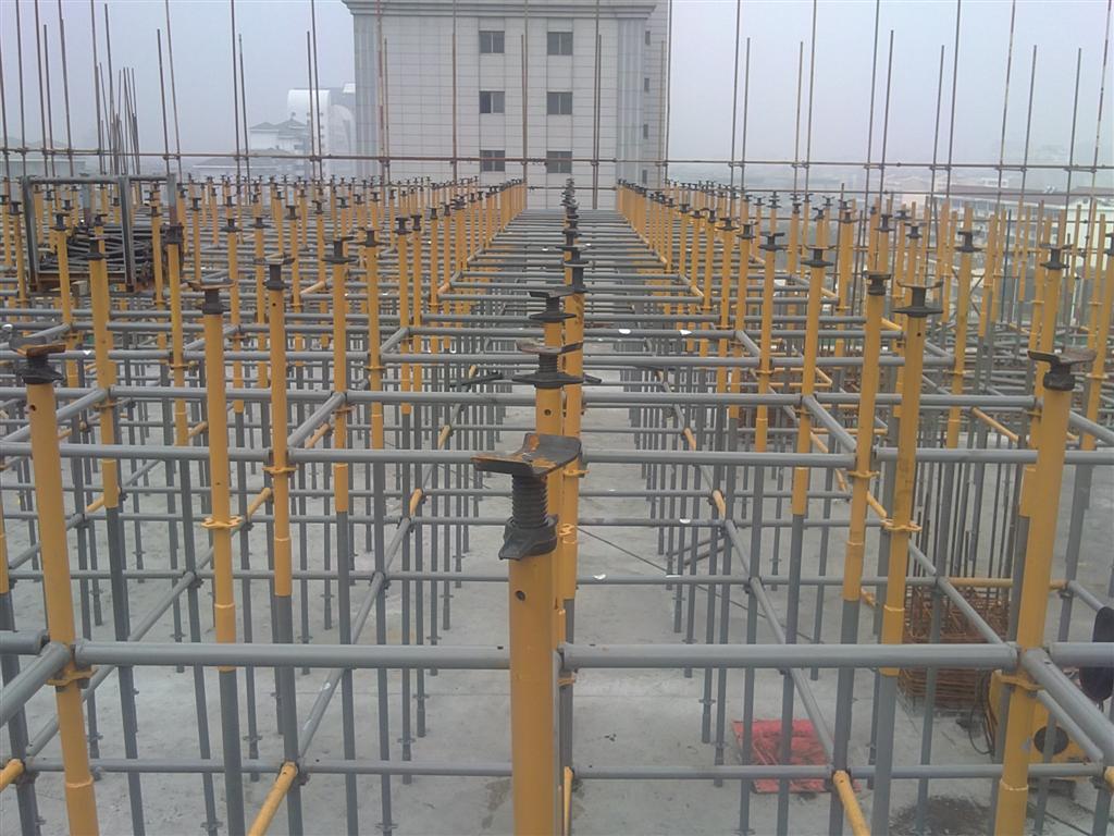 新型輪扣式腳手架