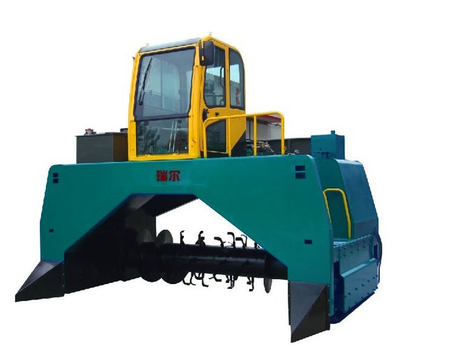 有機(jī)肥翻堆機(jī)