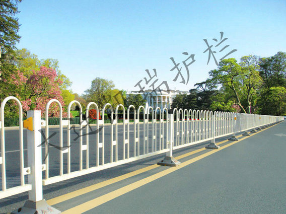 交通道路護(hù)欄，公路圍欄網(wǎng)