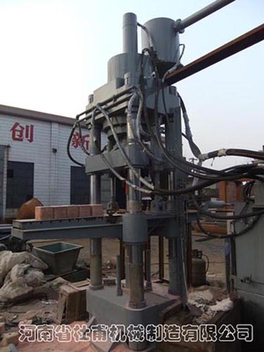 牛羊舔鹽磚設備，s選杜甫機械舔塊生產線