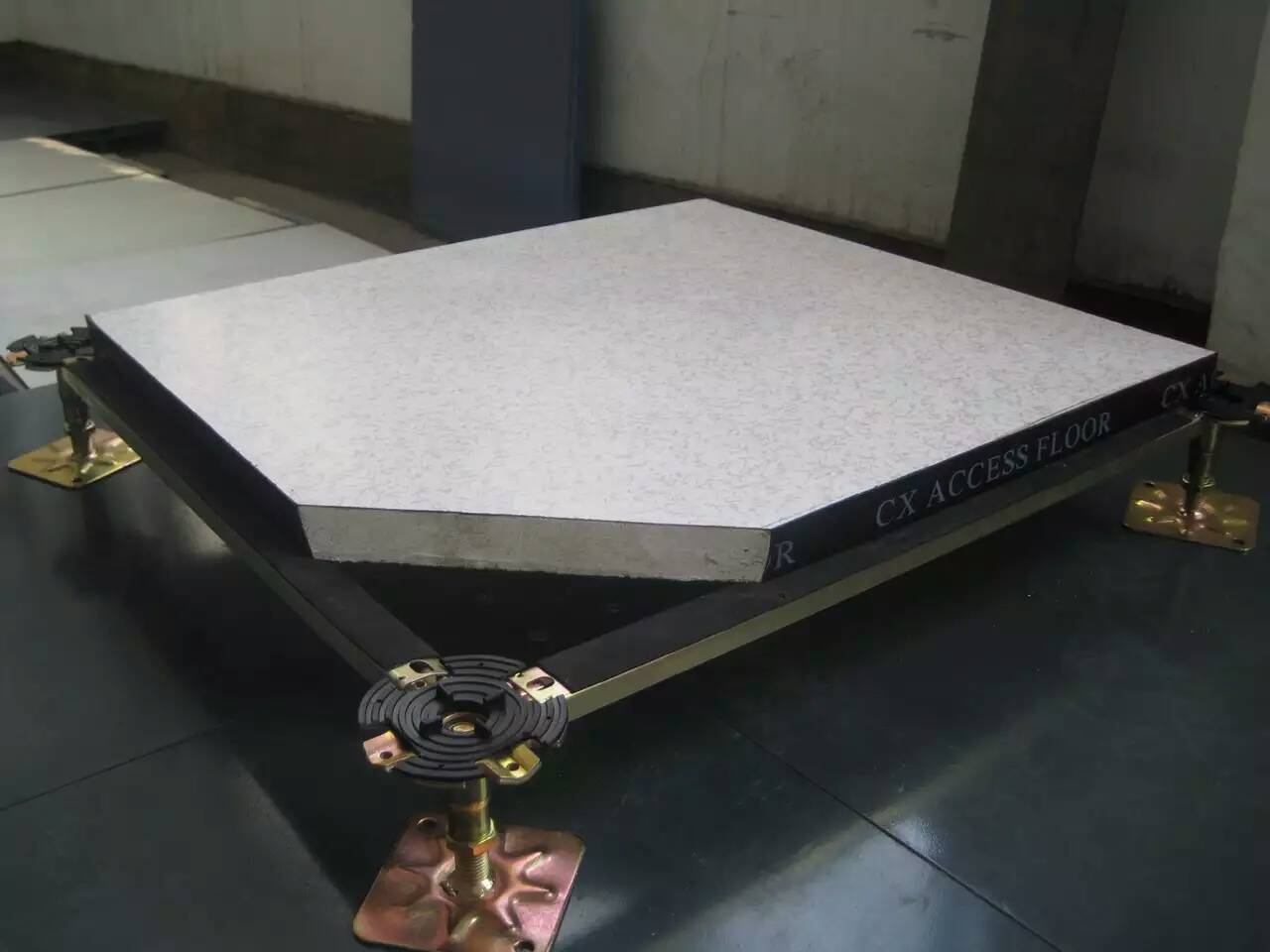 硫酸鈣靜電地板沈陽靜電地板廠家