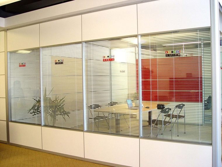 沈陽(yáng)玻璃隔斷哪家好?選沈陽(yáng)方科隔墻