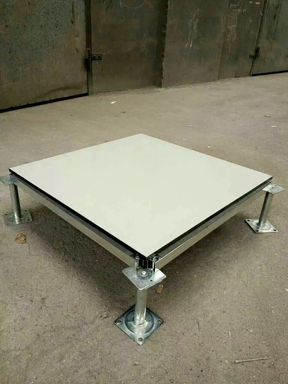 沈陽防靜電地板廠家,沈陽思蕊防靜電地板廠