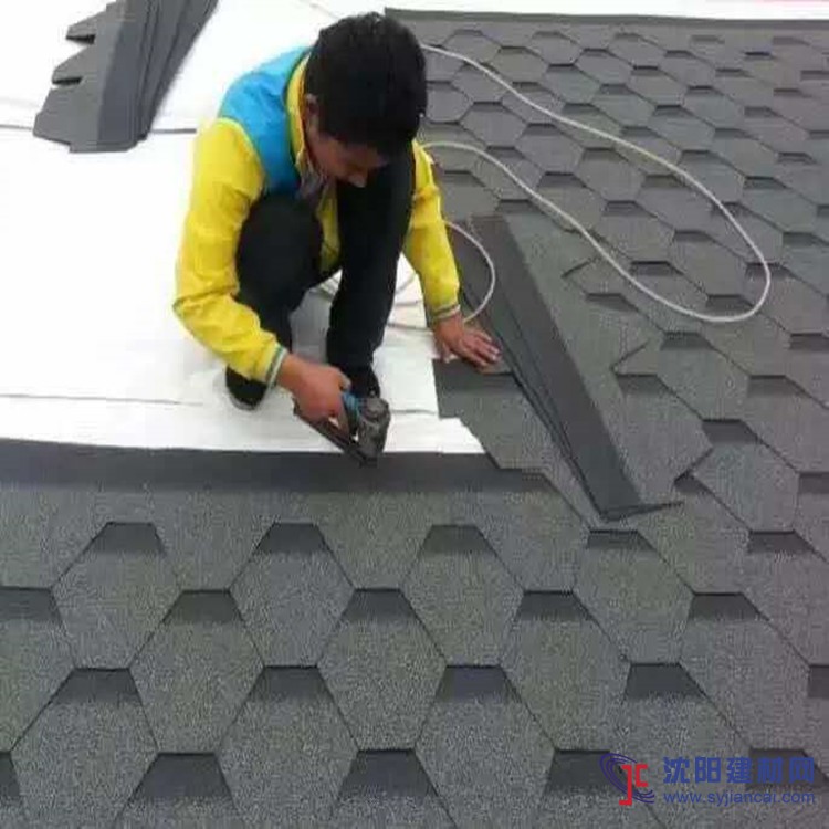 沈陽瀝青瓦廠家油氈瓦玻纖瓦屋面防水瓦別墅瓦木屋瓦